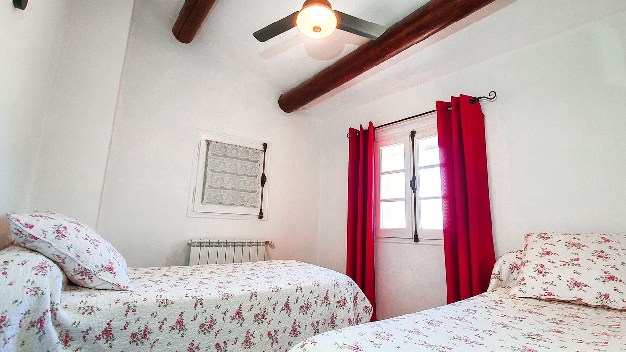 Photo of Bedroom in Loriol-du-Comtat