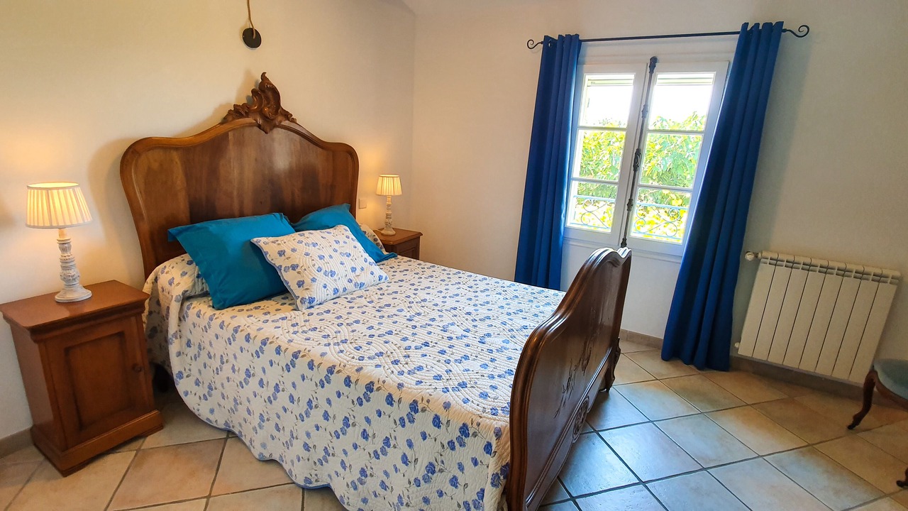 Photo of Bedroom in Loriol-du-Comtat