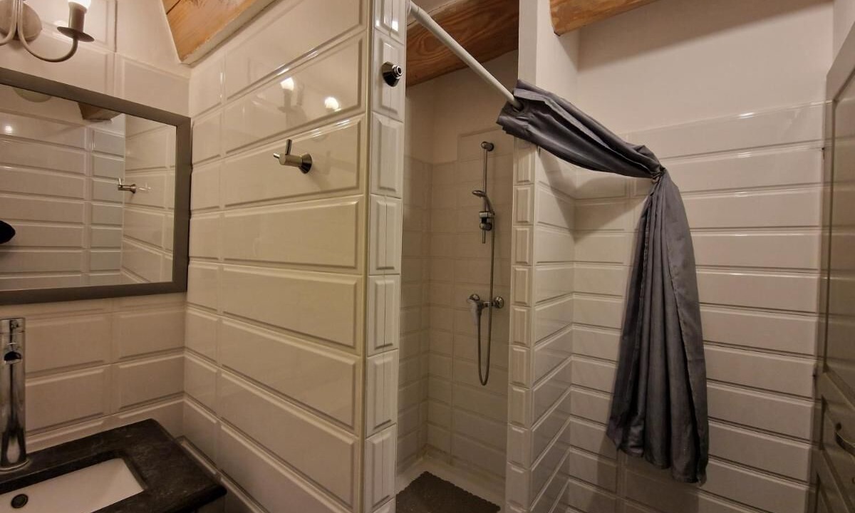 Photo of Bathroom in Sias
