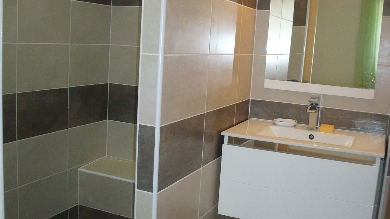 Photo of Bathroom in Regusse