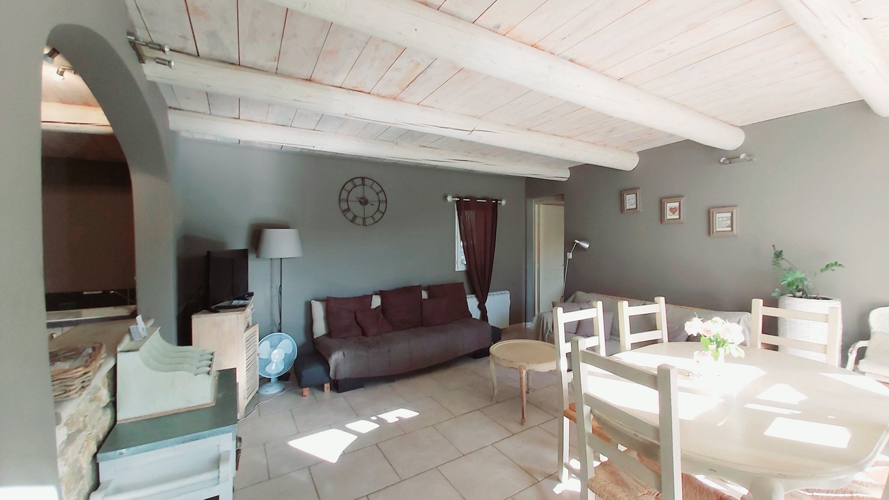 Photo of Livingroom in Faucon