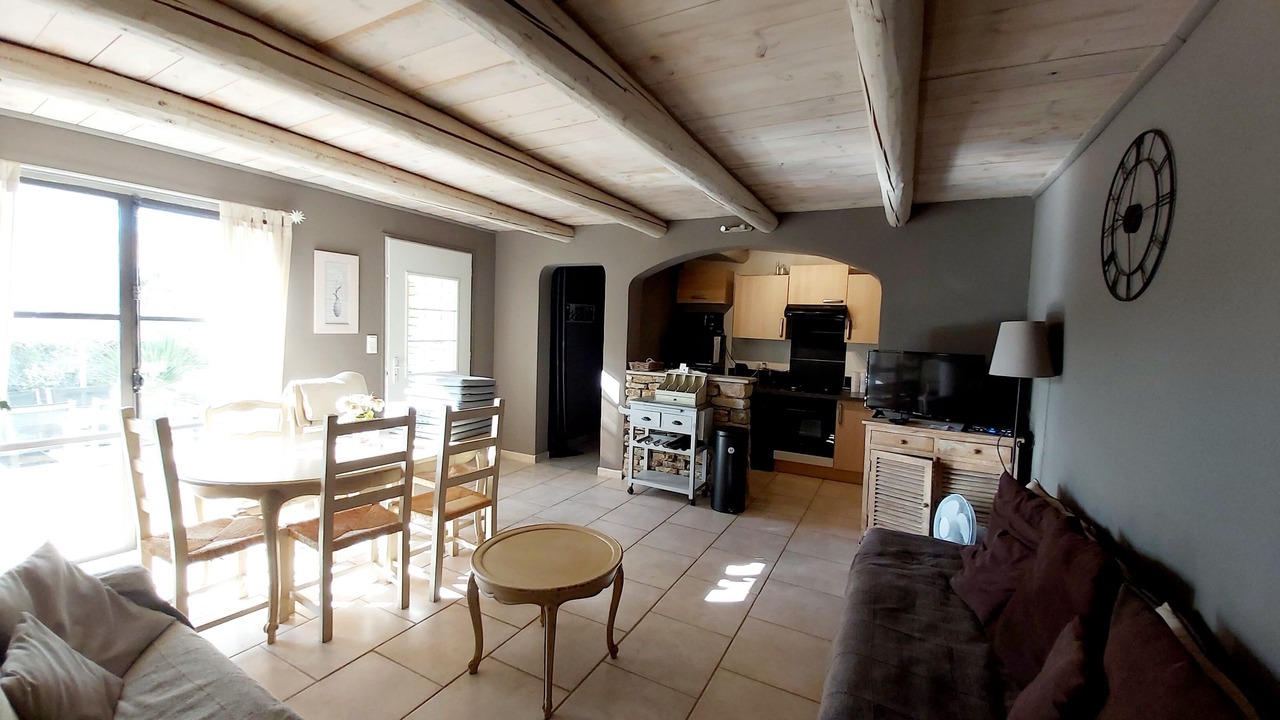 Photo of Livingroom in Faucon