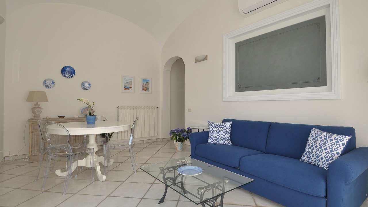 Photo of Livingroom in Minori