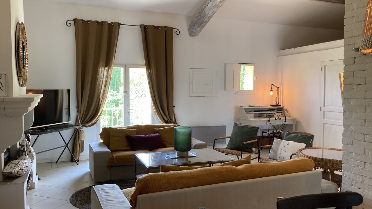 Photo of Livingroom in Lagnes