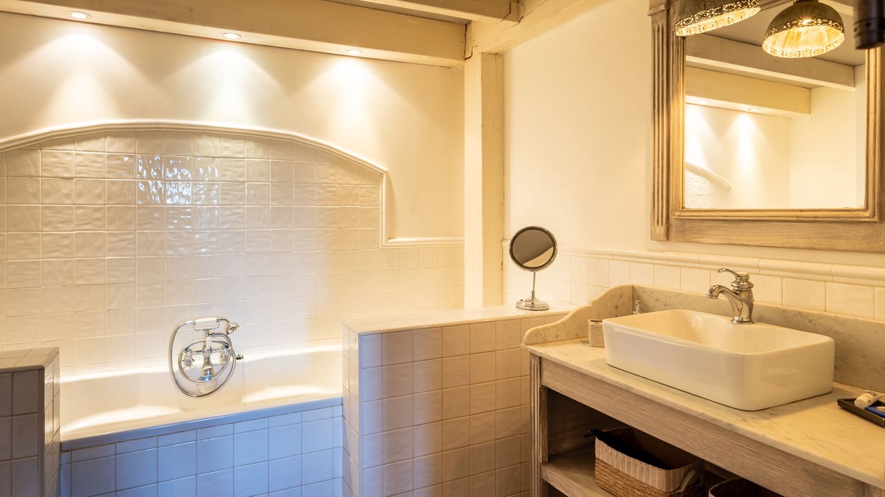 Photo of Bathroom in Lagnes