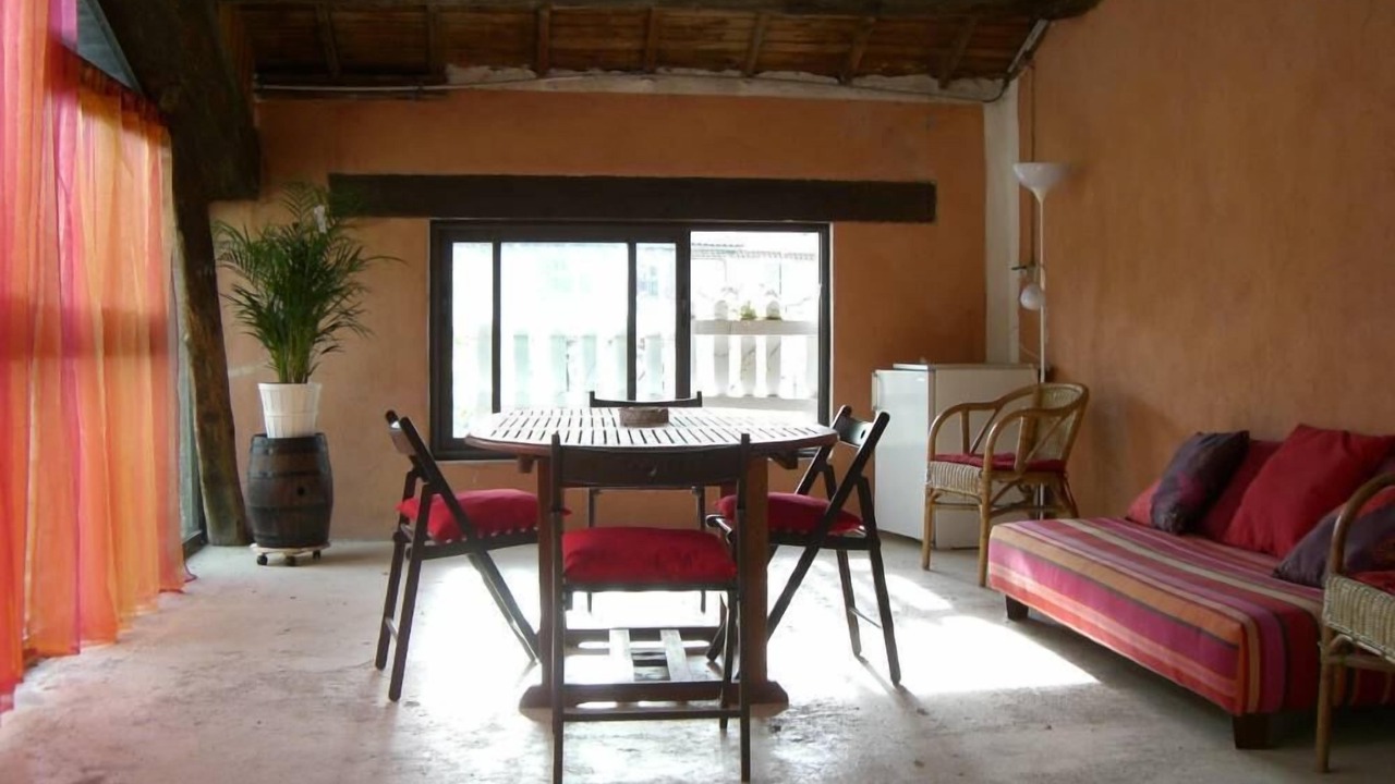 Photo of Others in Noves