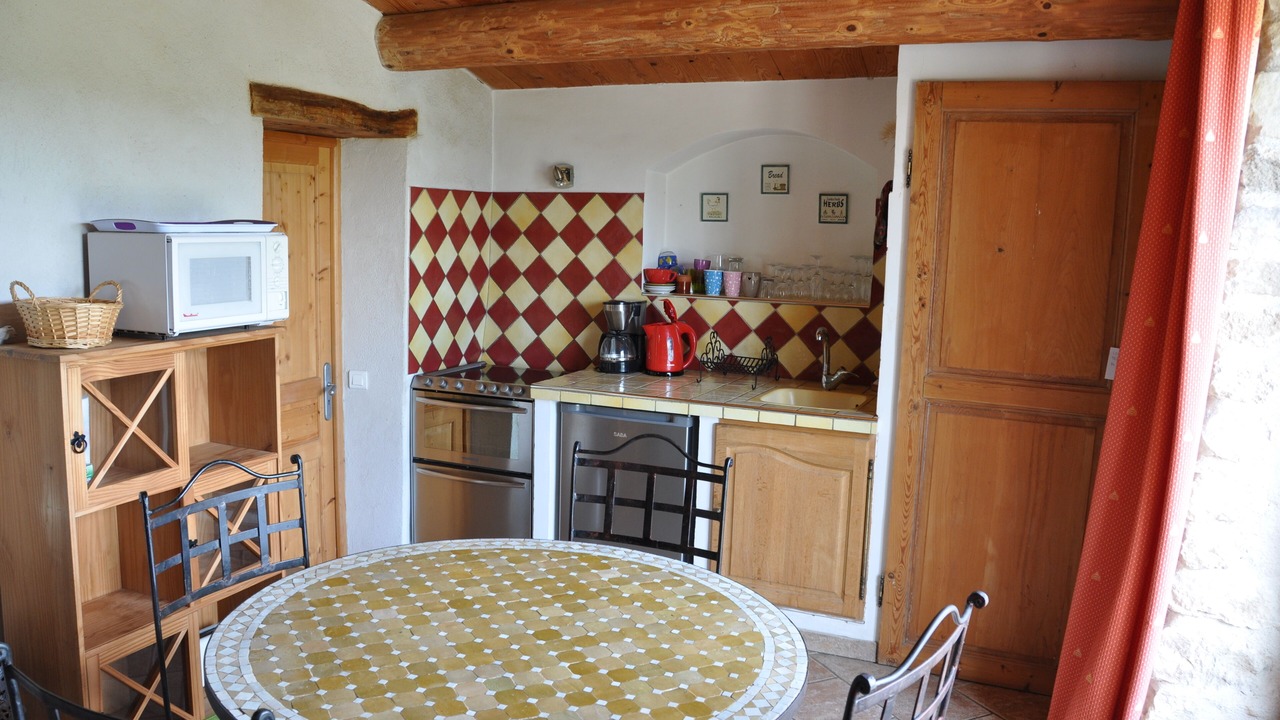 Photo of Kitchen in Saint-Michel-l'Observatoire