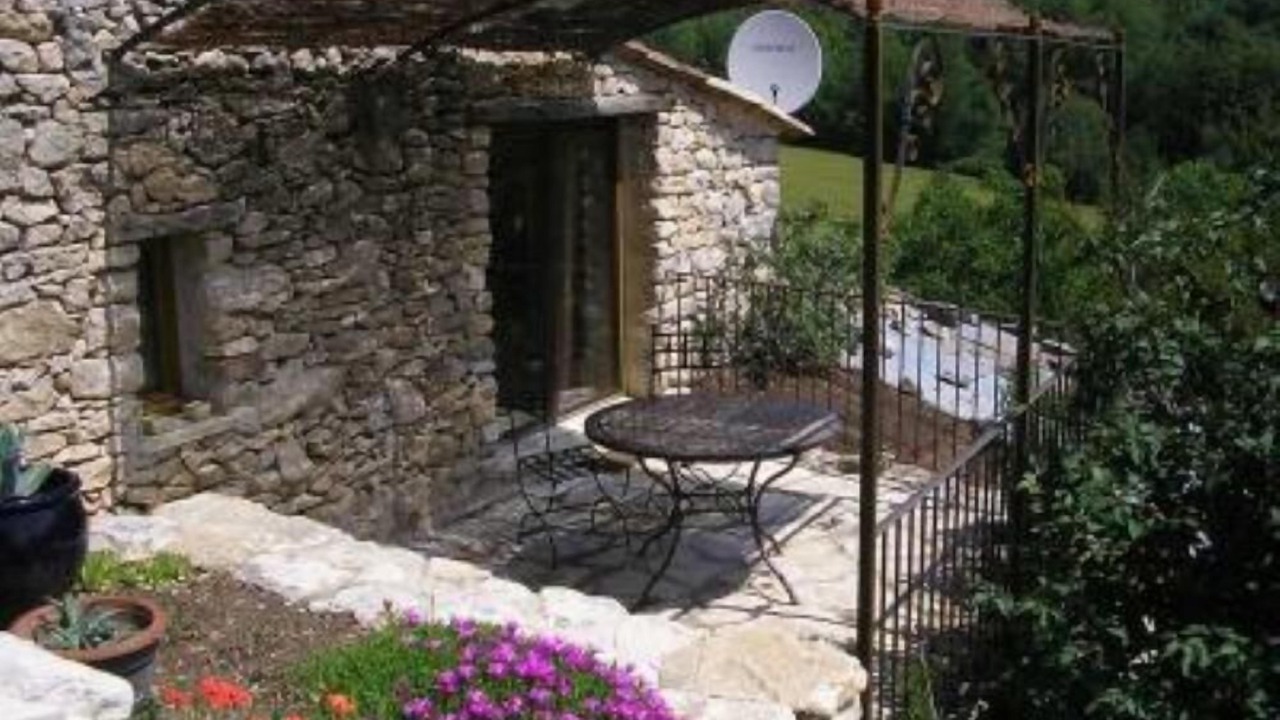 Photo of Patio Balcony in Saint-Michel-l'Observatoire