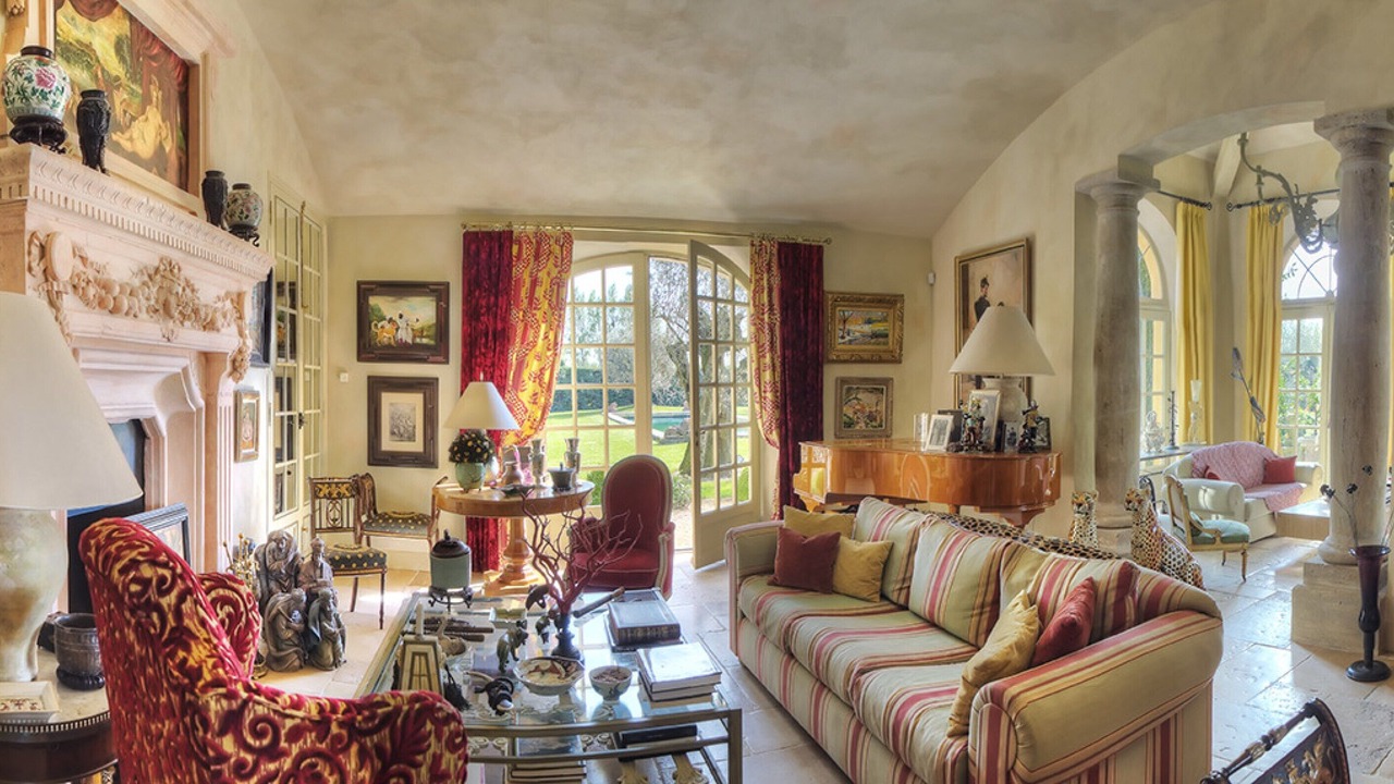 Photo of Livingroom in Mouries