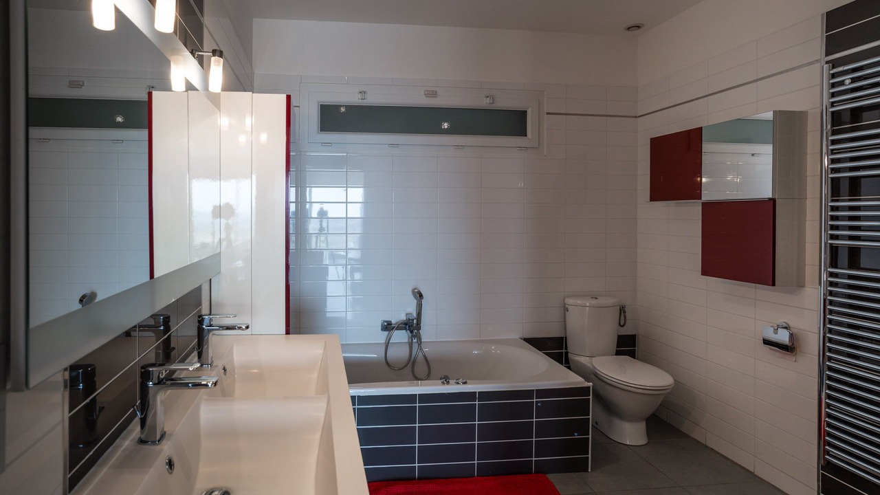 Photo of Bathroom in Rochefort-du-Gard