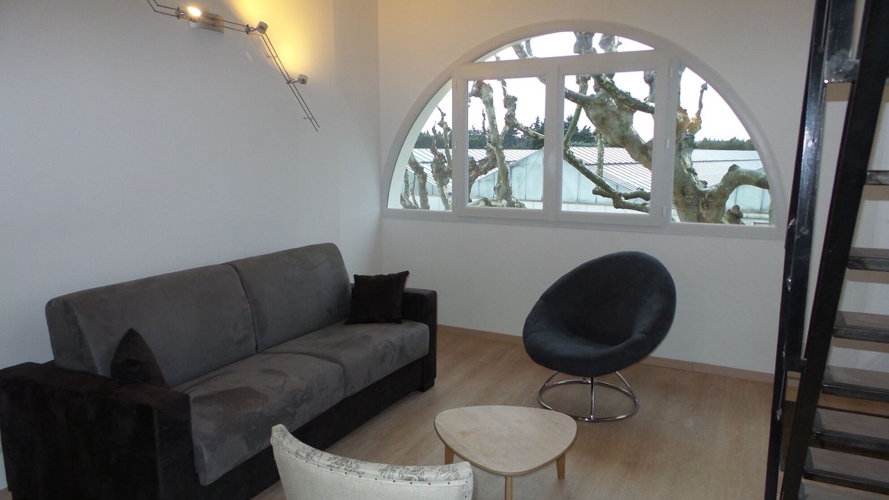 Photo of Livingroom in Orange