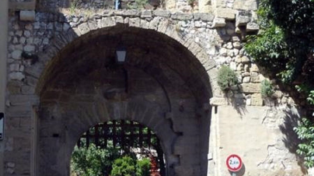 Photo of Others in Noves