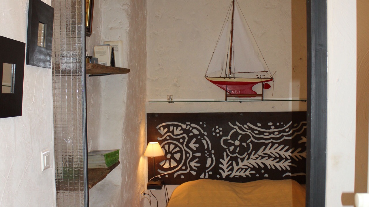 Photo of Bedroom in Noves