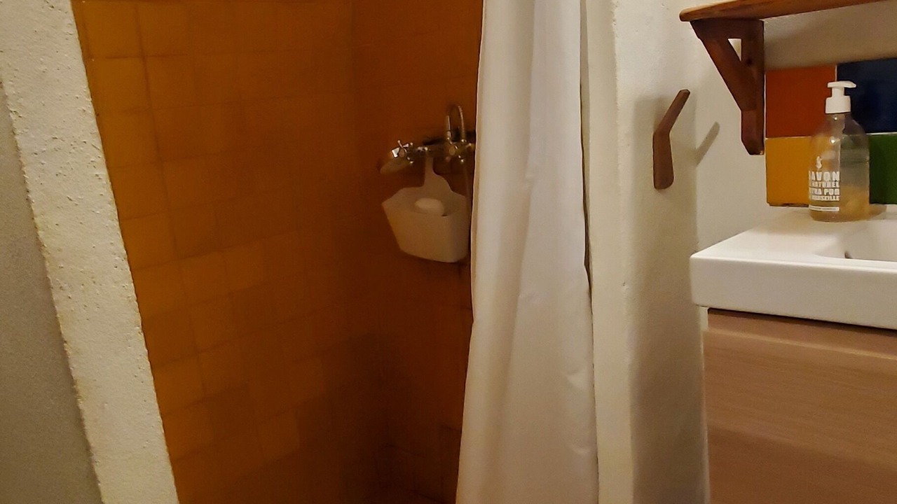 Photo of Bathroom in Jouques