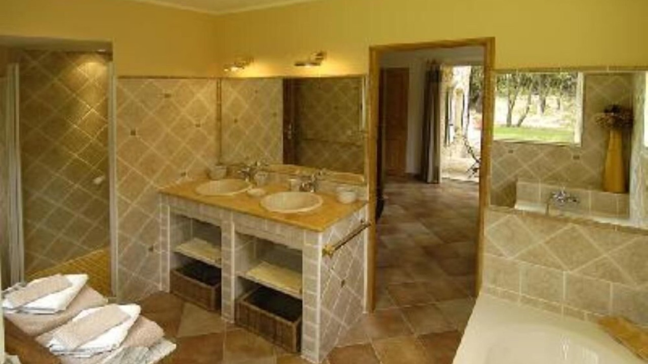 Photo of Bathroom in Orange
