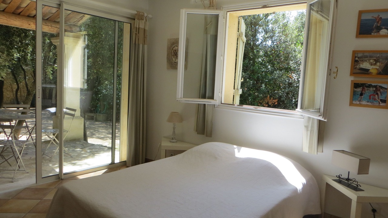 Photo of Bedroom in Orange