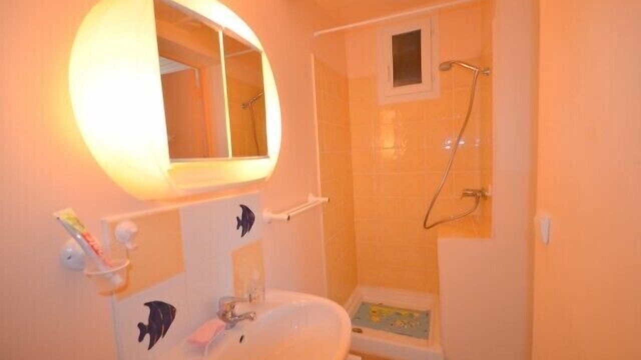 Photo of Bedroom in Bauduen