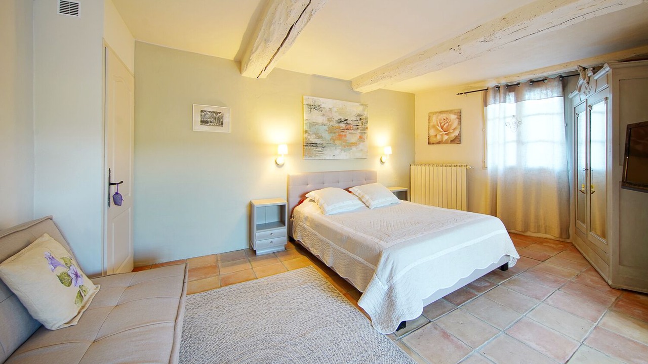 Photo of Bedroom in Saint-Martin-de-Castillon