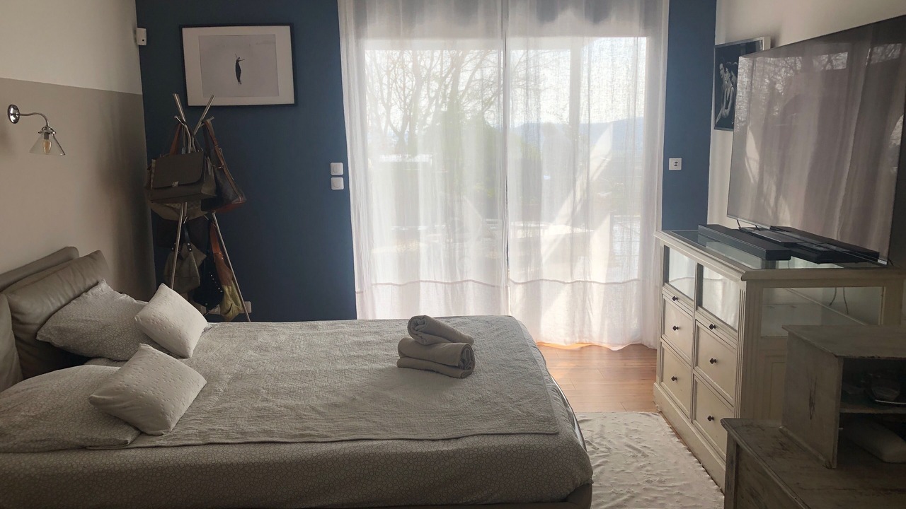 Photo of Bedroom in Rochefort-du-Gard