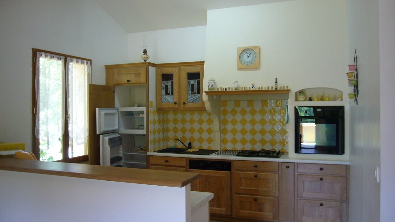 Photo of Kitchen in Saint-Martin-de-Castillon