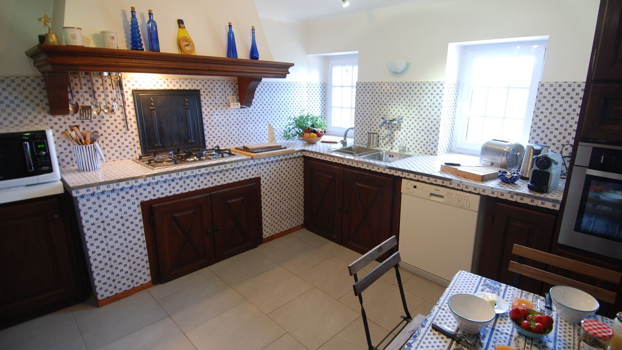 Photo of Kitchen in Saint-Hippolyte-le-Graveyron
