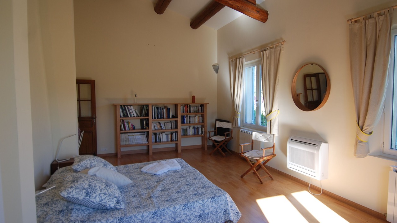 Photo of Bedroom in Saint-Hippolyte-le-Graveyron