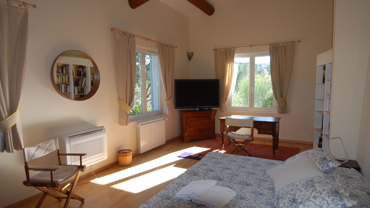Photo of Bedroom in Saint-Hippolyte-le-Graveyron