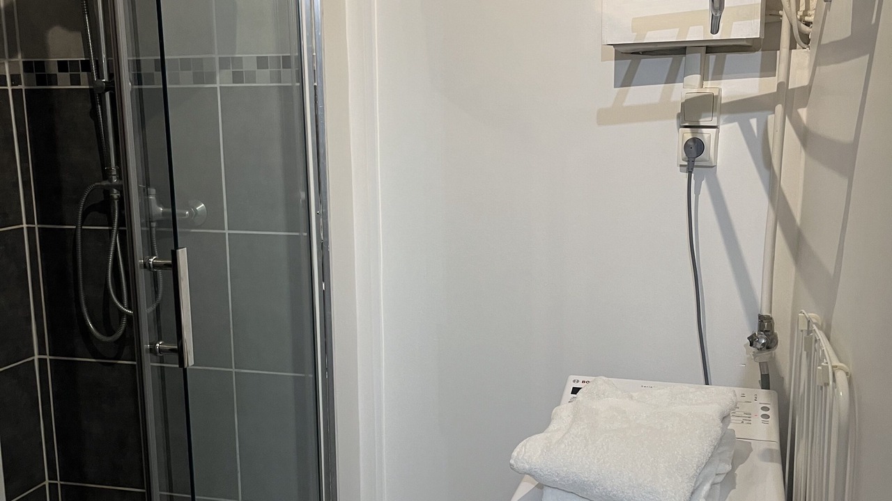 Photo of Bathroom in Avignon City Centre