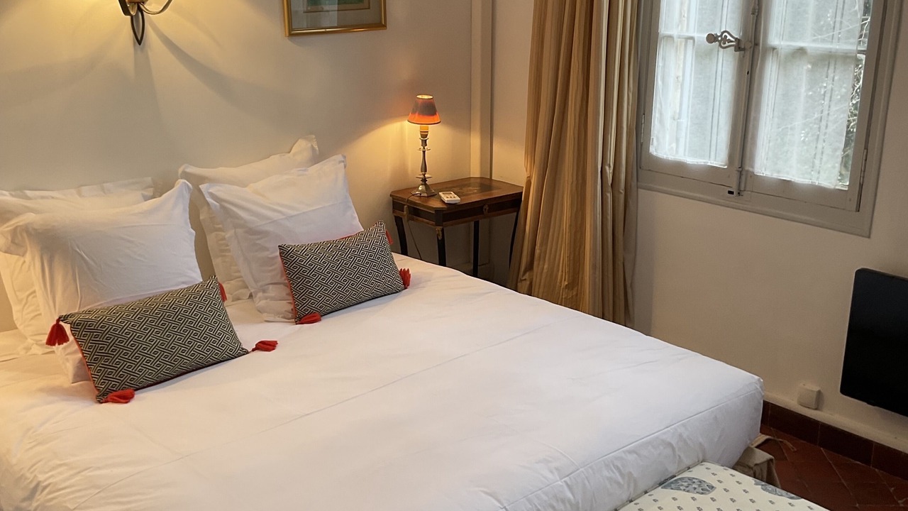 Photo of Bedroom in Avignon City Centre
