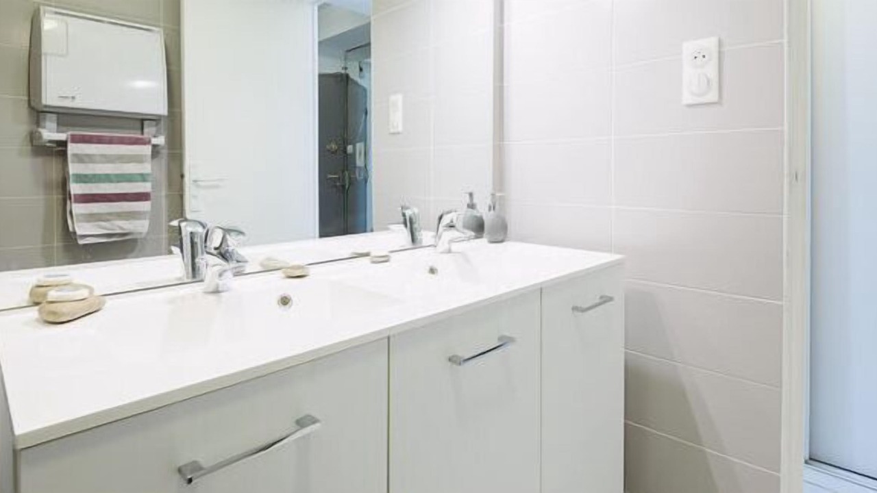Photo of Bathroom in Hotel-de-Ville