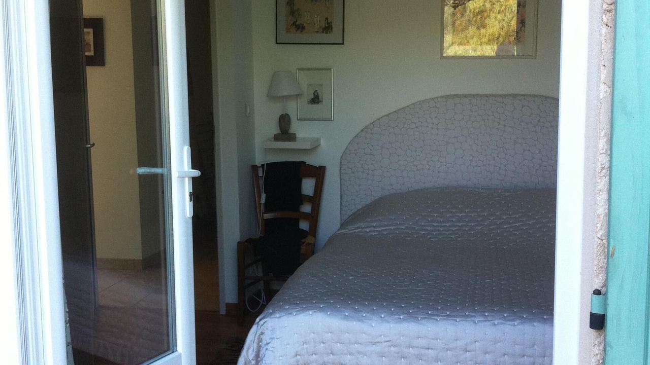 Photo of Bedroom in Jouques