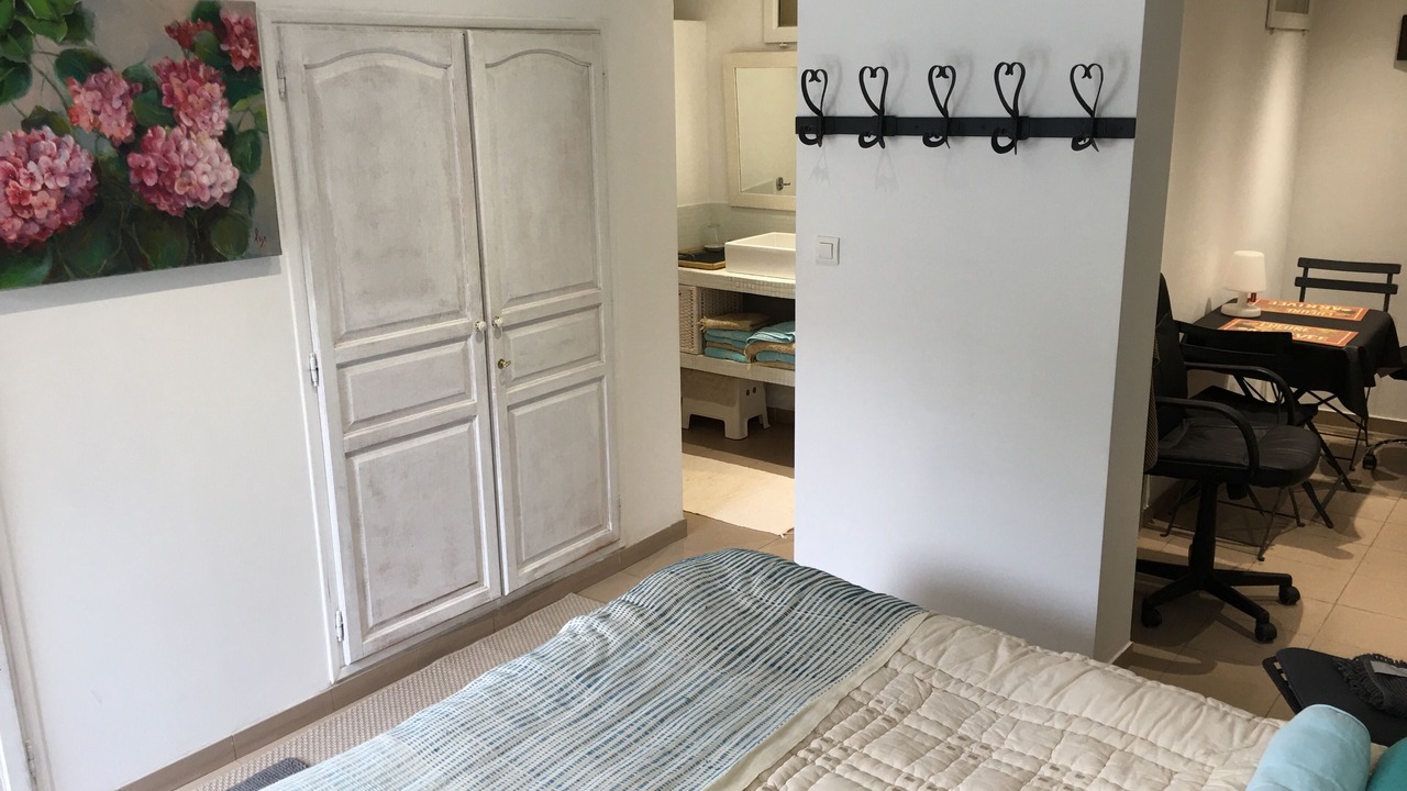 Photo of Bedroom in Orange