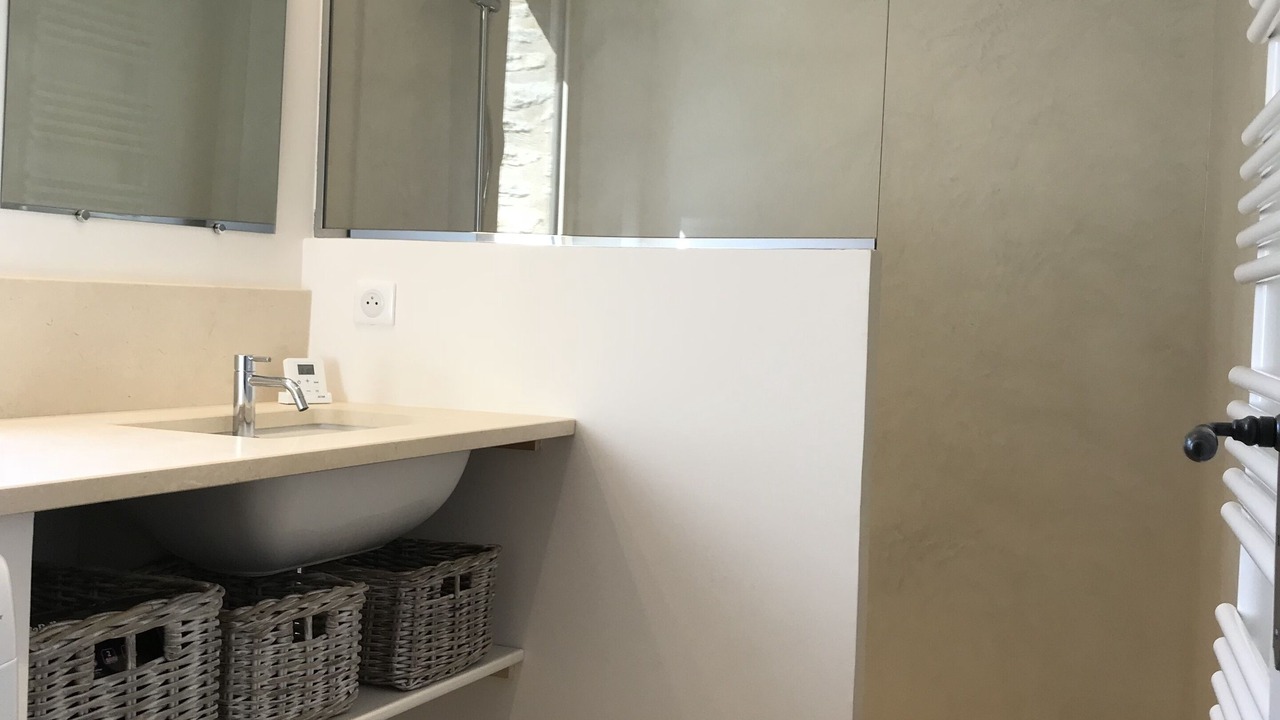 Photo of Bathroom in Saint-Martin-de-Castillon