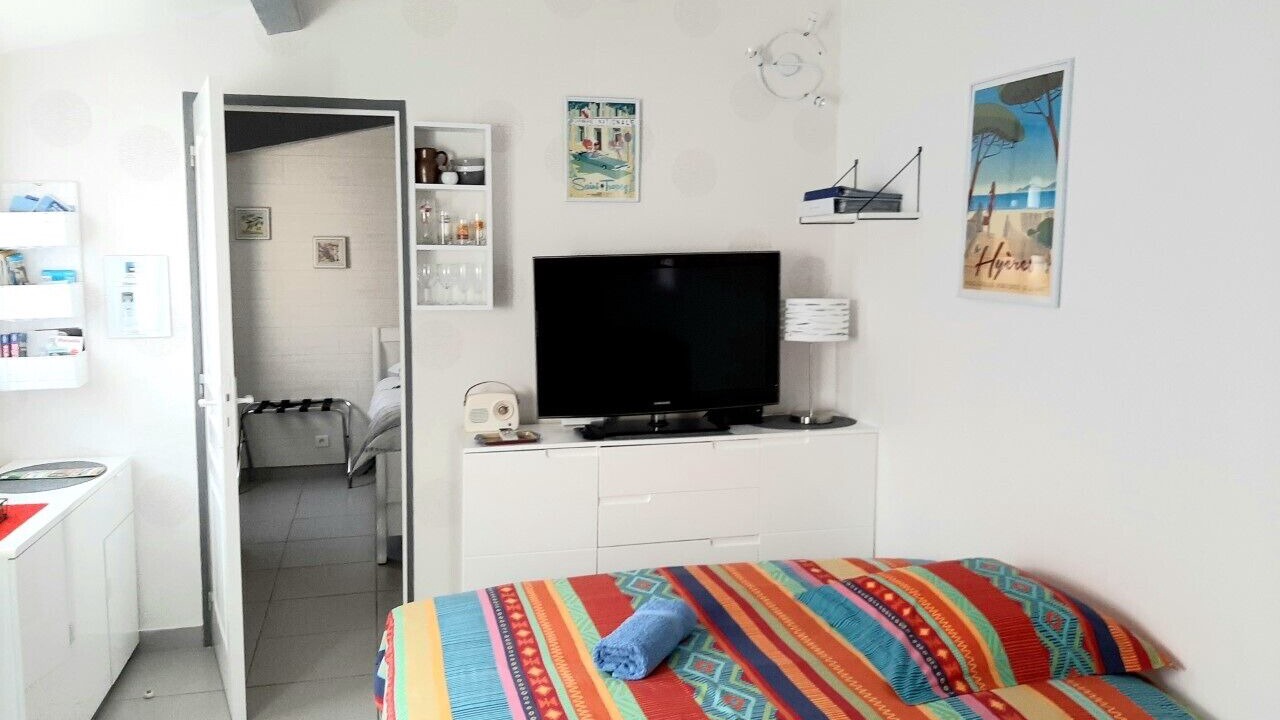 Photo of Bedroom in Tourves