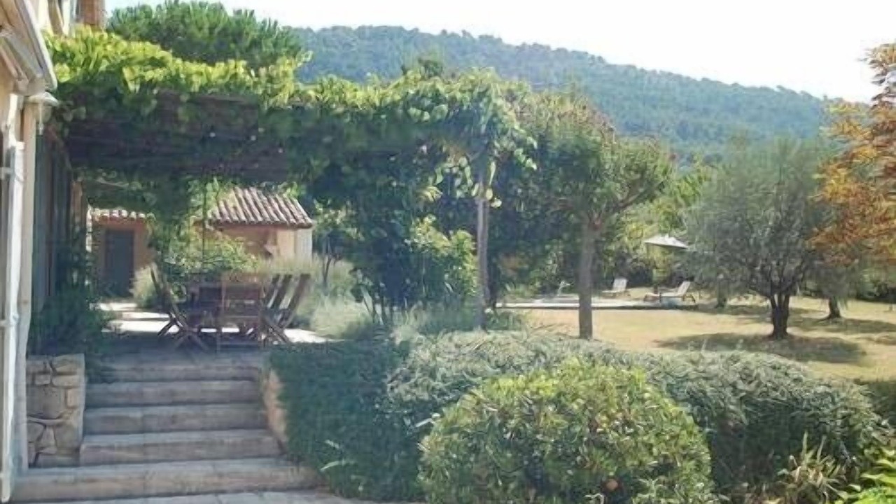 Photo of Others in Sablet