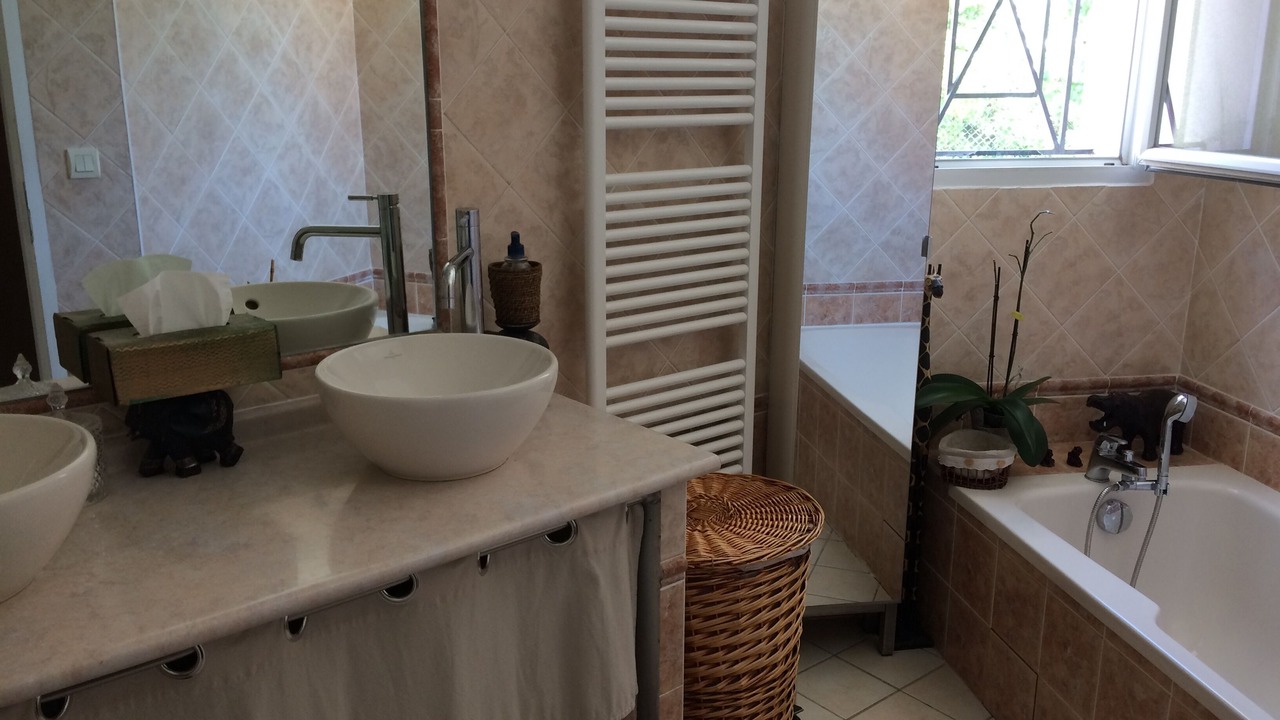 Photo of Bathroom in Meynes