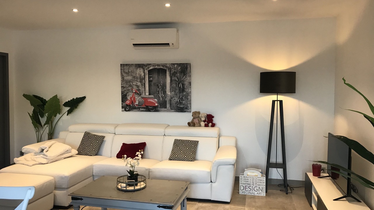 Photo of Livingroom in Velleron