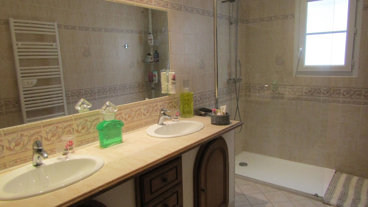 Photo of Bathroom in Callas