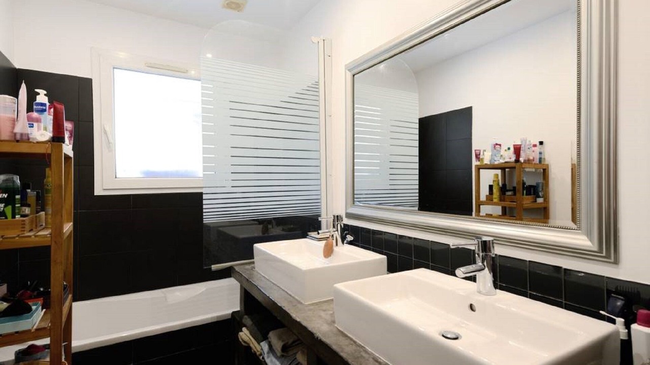 Photo of Bathroom in Eguilles