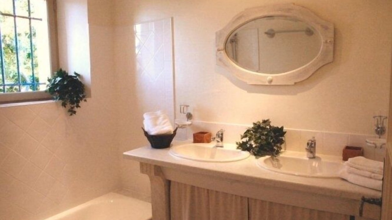 Photo of Bathroom in Buoux