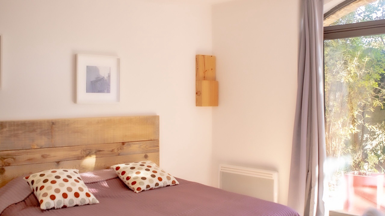 Photo of Bedroom in Orange