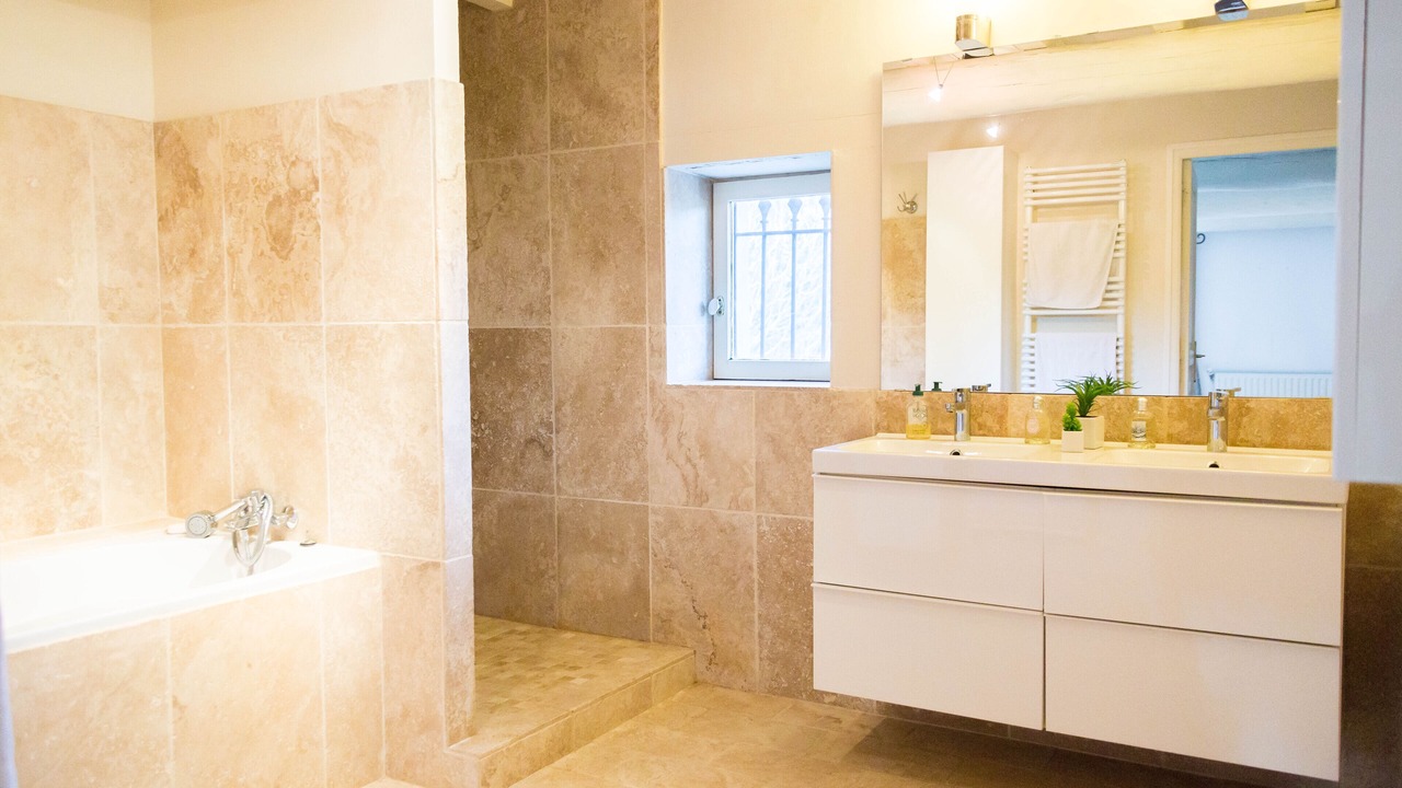 Photo of Bathroom in Orange