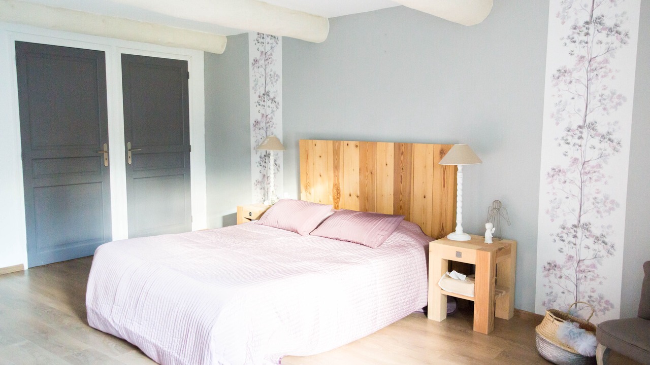 Photo of Bedroom in Orange