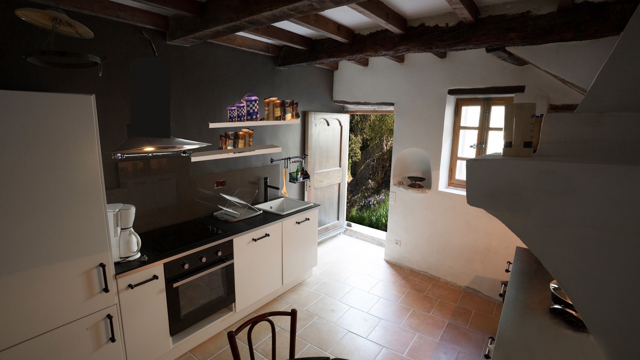 Photo of Kitchen in Saint-Leger-du-Ventoux