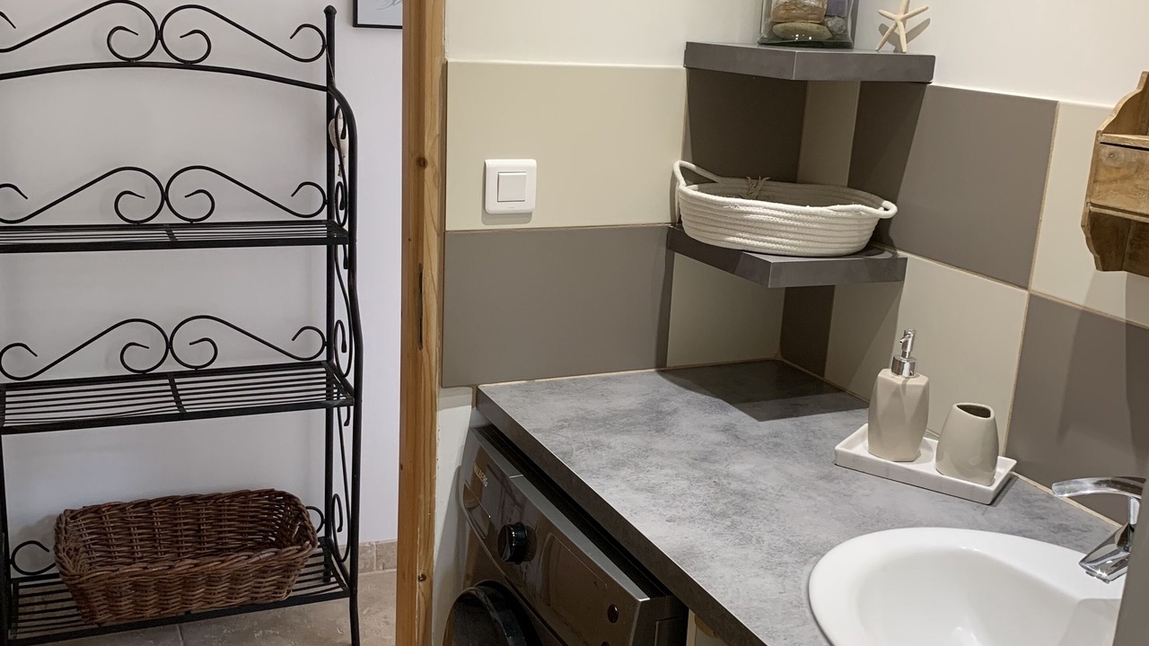 Photo of Bathroom in Ollioules