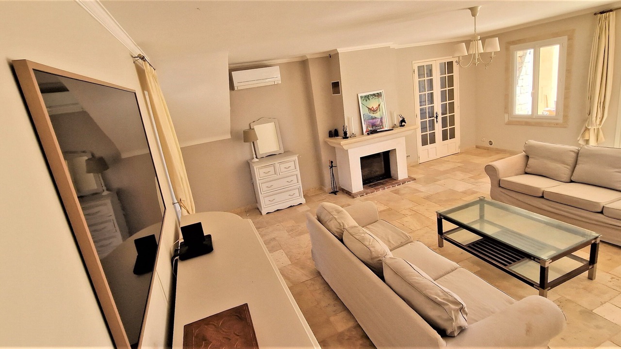 Photo of Livingroom in Cuers