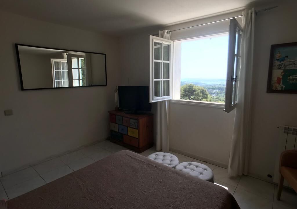 Photo of Bedroom in Ollioules