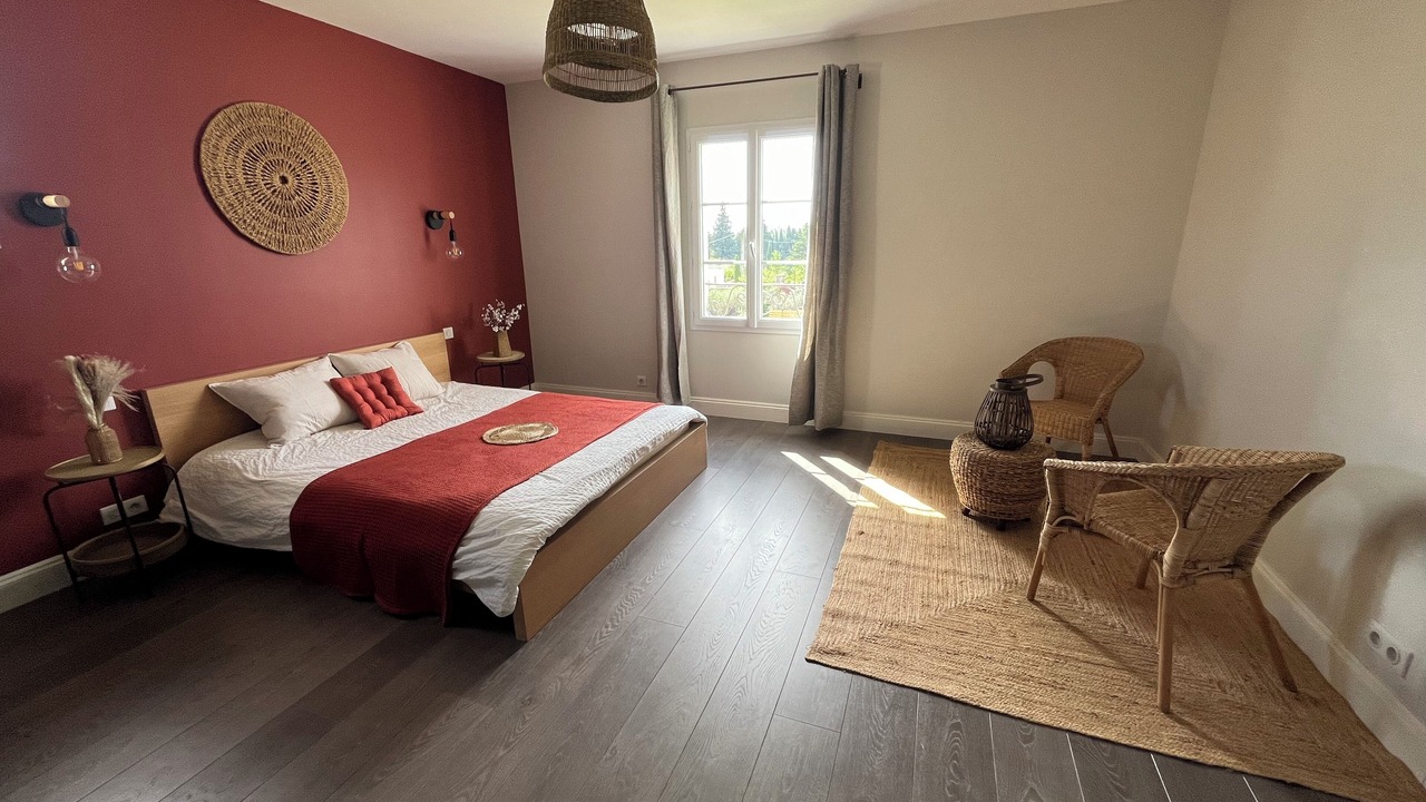 Photo of Bedroom in Noves