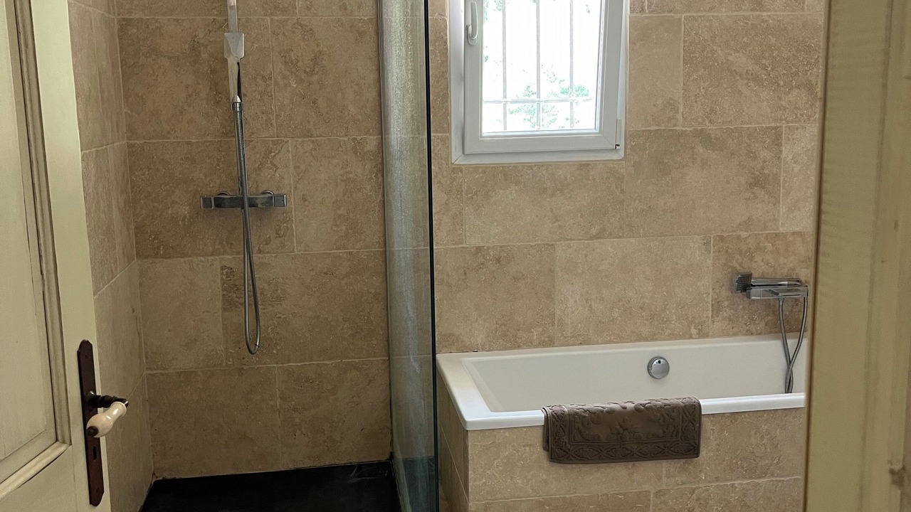 Photo of Bathroom in Noves