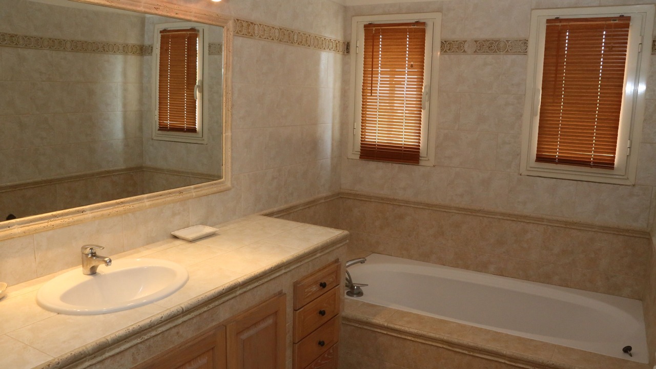 Photo of Bathroom in Meynes